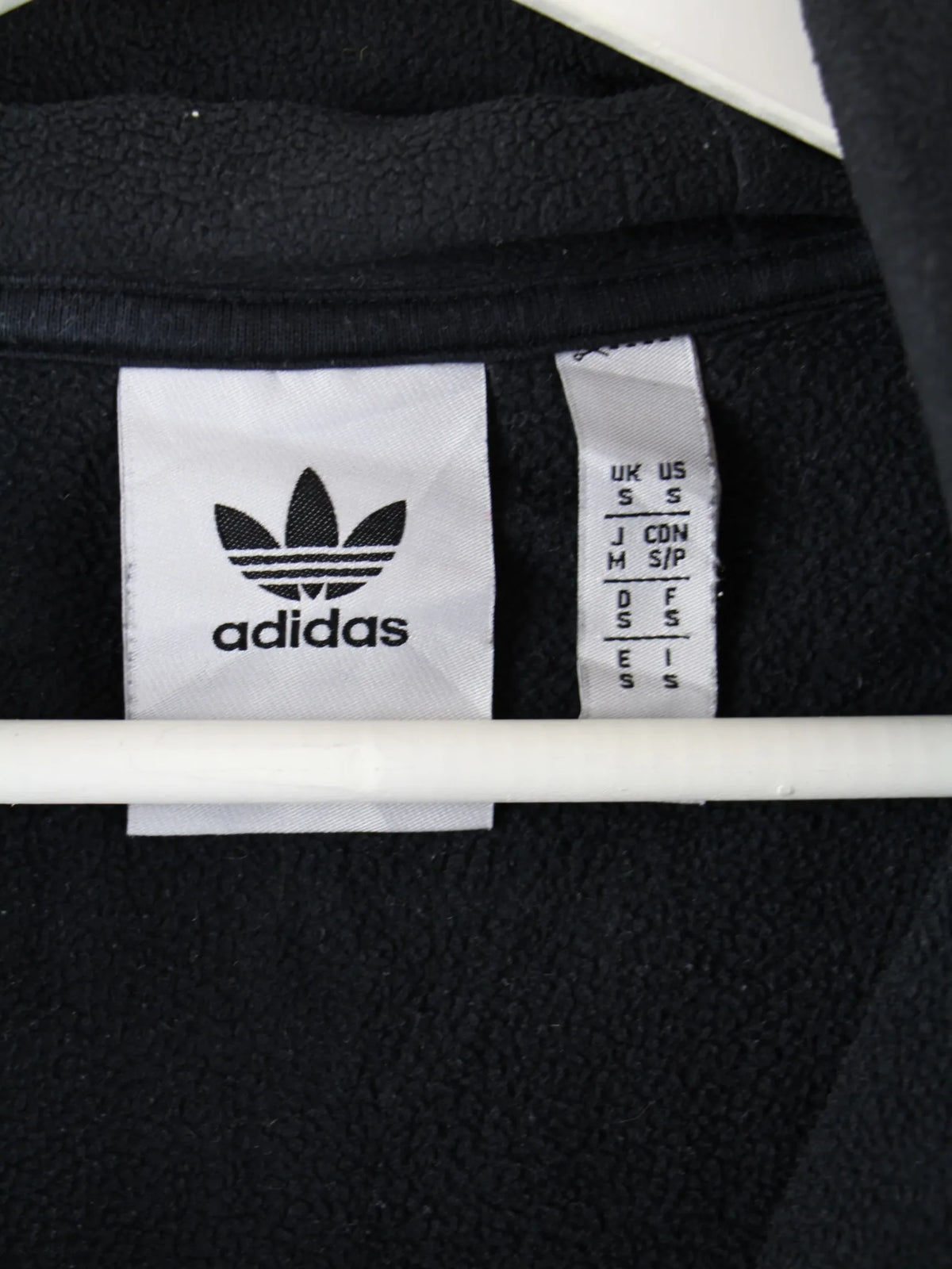 Adidas Fleece Schwarz S – Etikett