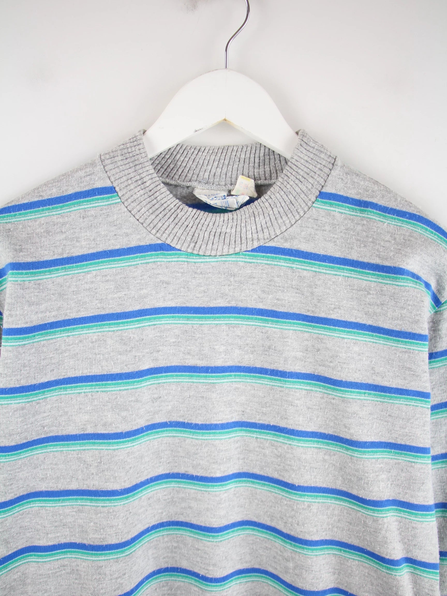 Adidas Sweater Grau M – Detailansicht Vorderseite
