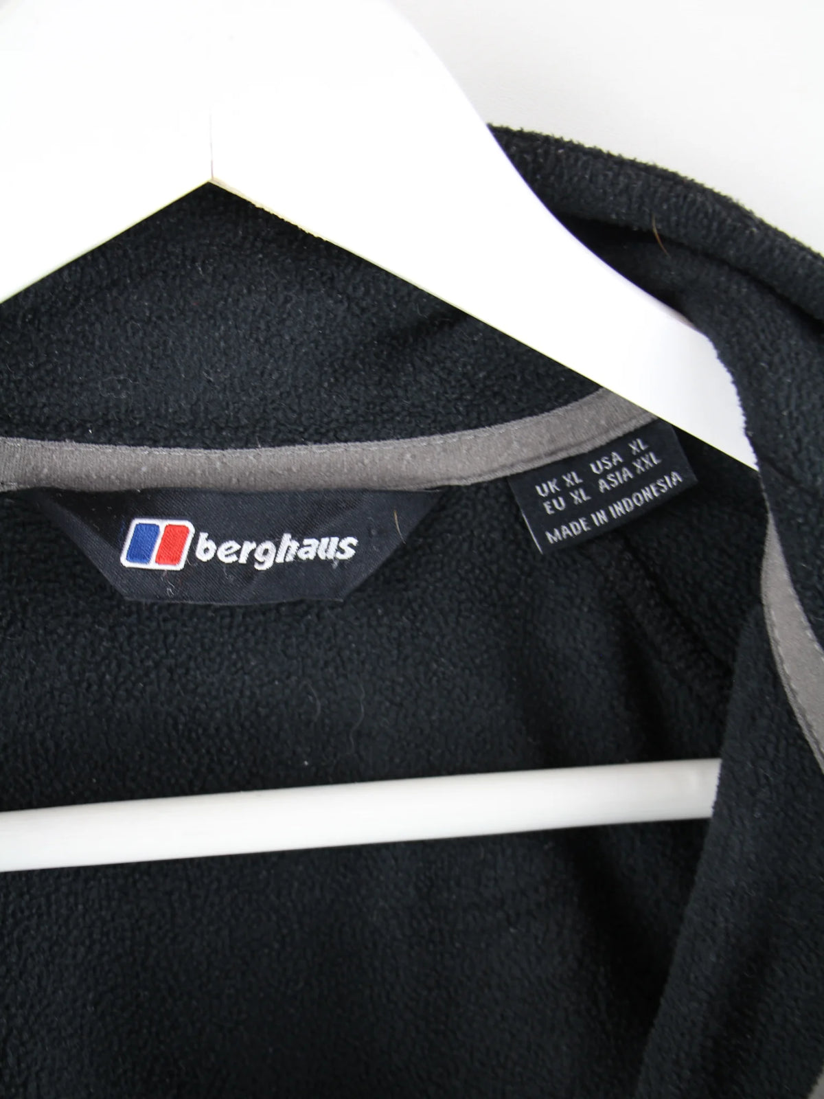 Berghaus Fleece Schwarz XL – Etikett