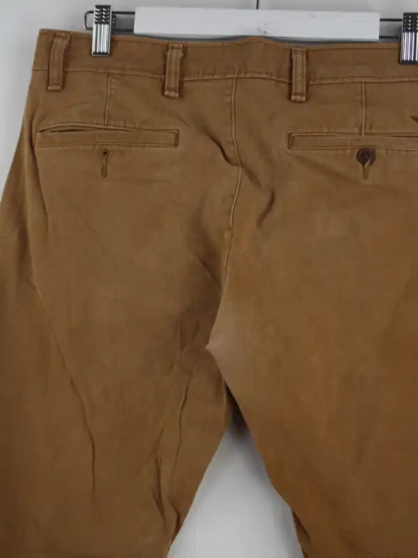 Dockers Hose Braun – Detailansicht Vorderseite