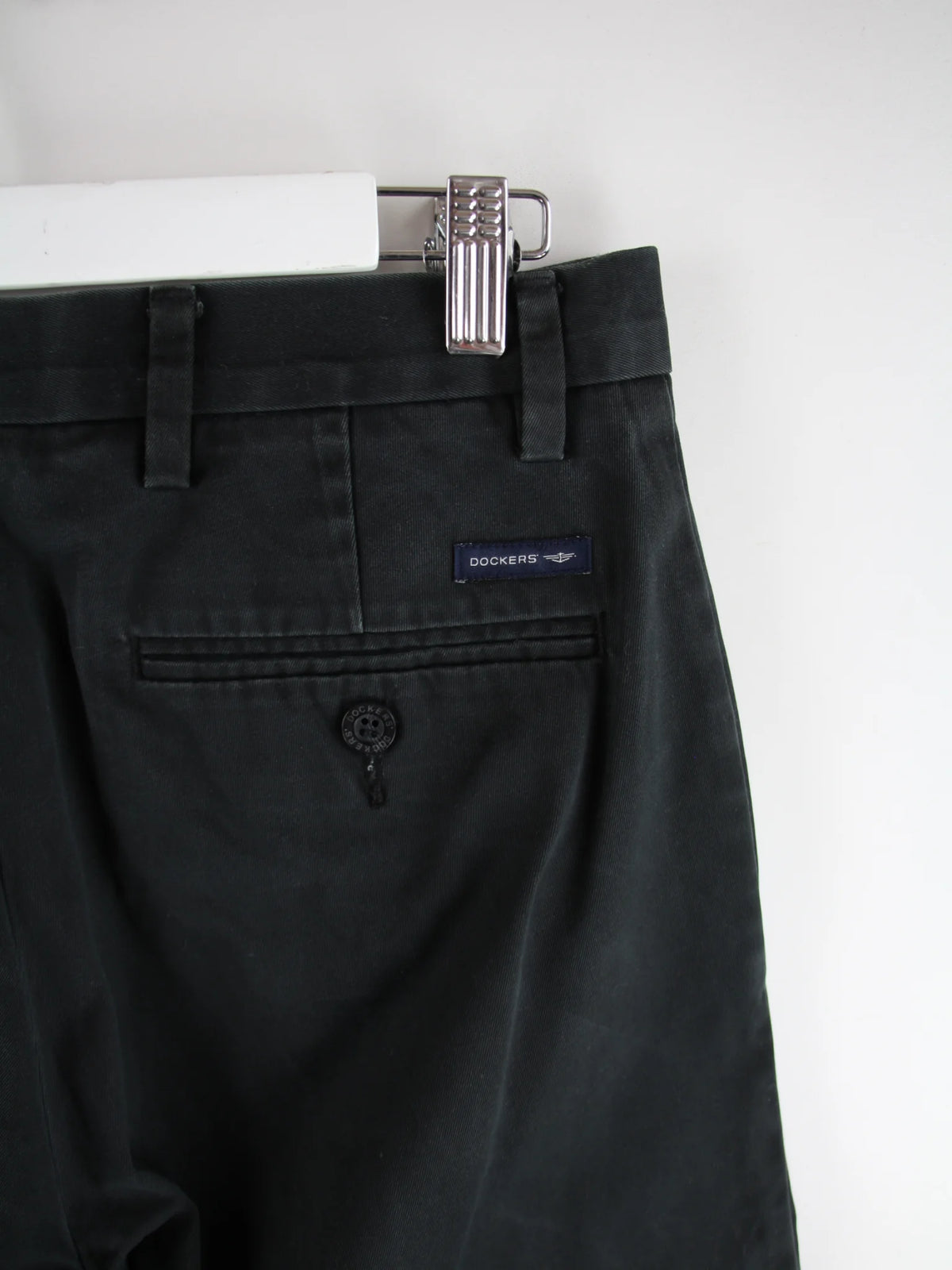 Dockers Hose Schwarz – Detailansicht Vorderseite