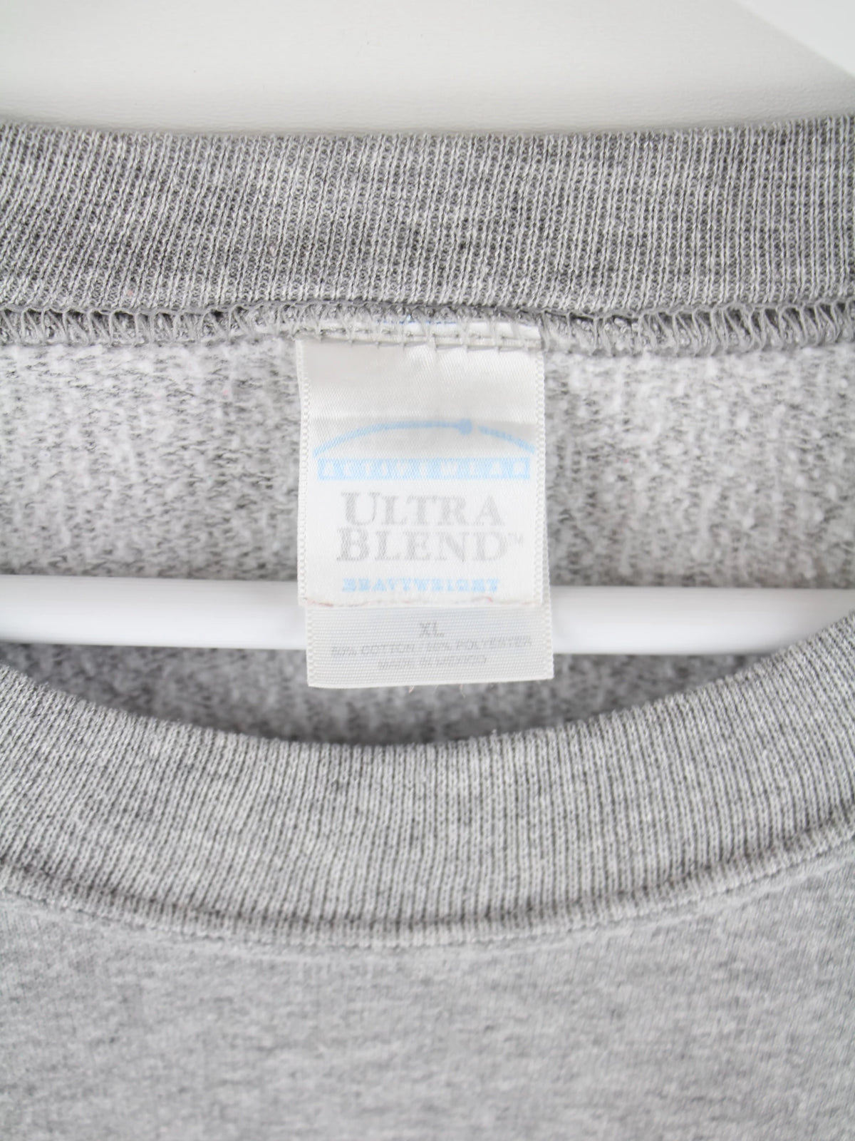Gildan Sweater Grau XL – Etikett
