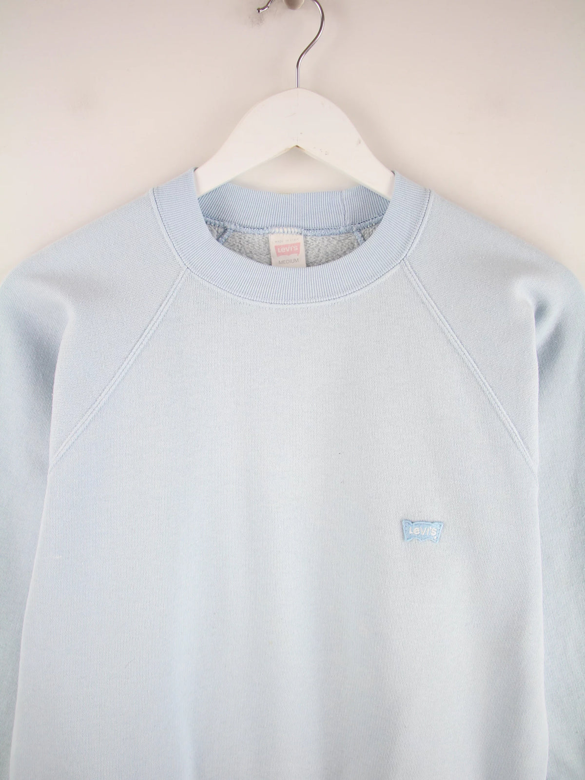 Levi's Sweater Blau S – Detailansicht Vorderseite