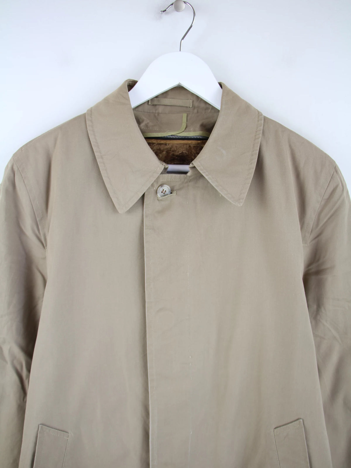 London Fog Mantel Beige M – Detailansicht Vorderseite