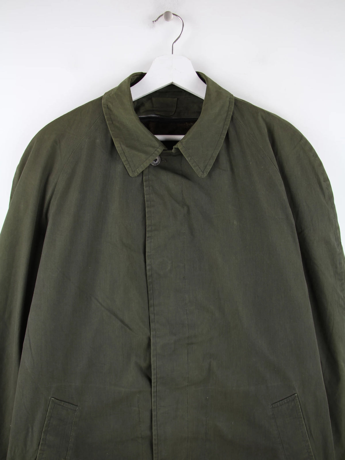 London Fog Mantel Olive XL – Detailansicht Vorderseite
