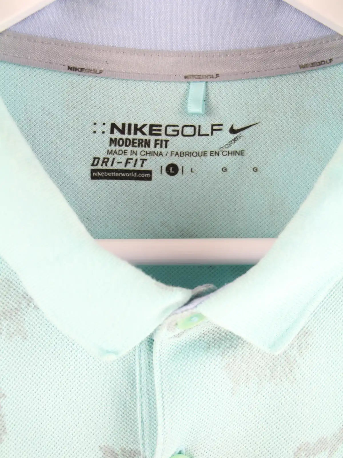 Nike Polo Türkis L – Detailansicht Vorderseite