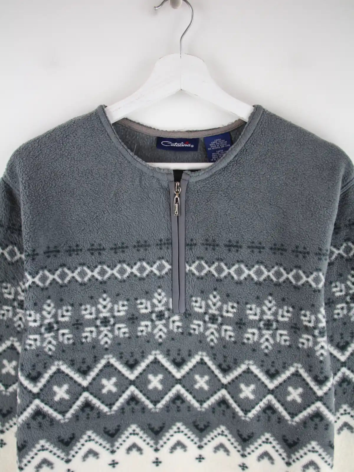 Vintage Fleece Grau L – Detailansicht Vorderseite