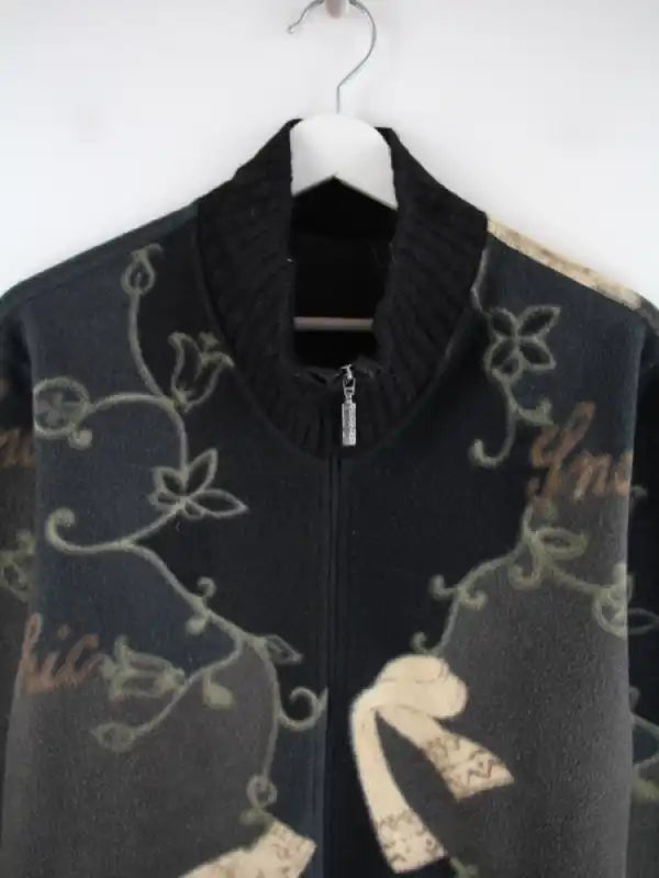 Vintage Fleece Grau M – Detailansicht Vorderseite
