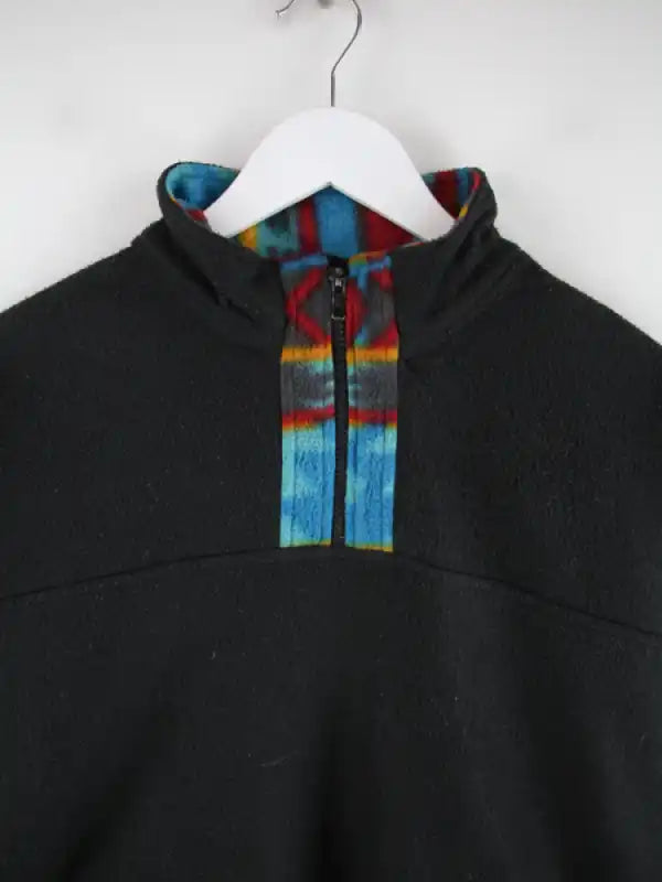 Vintage Fleece Schwarz XL – Detailansicht Vorderseite