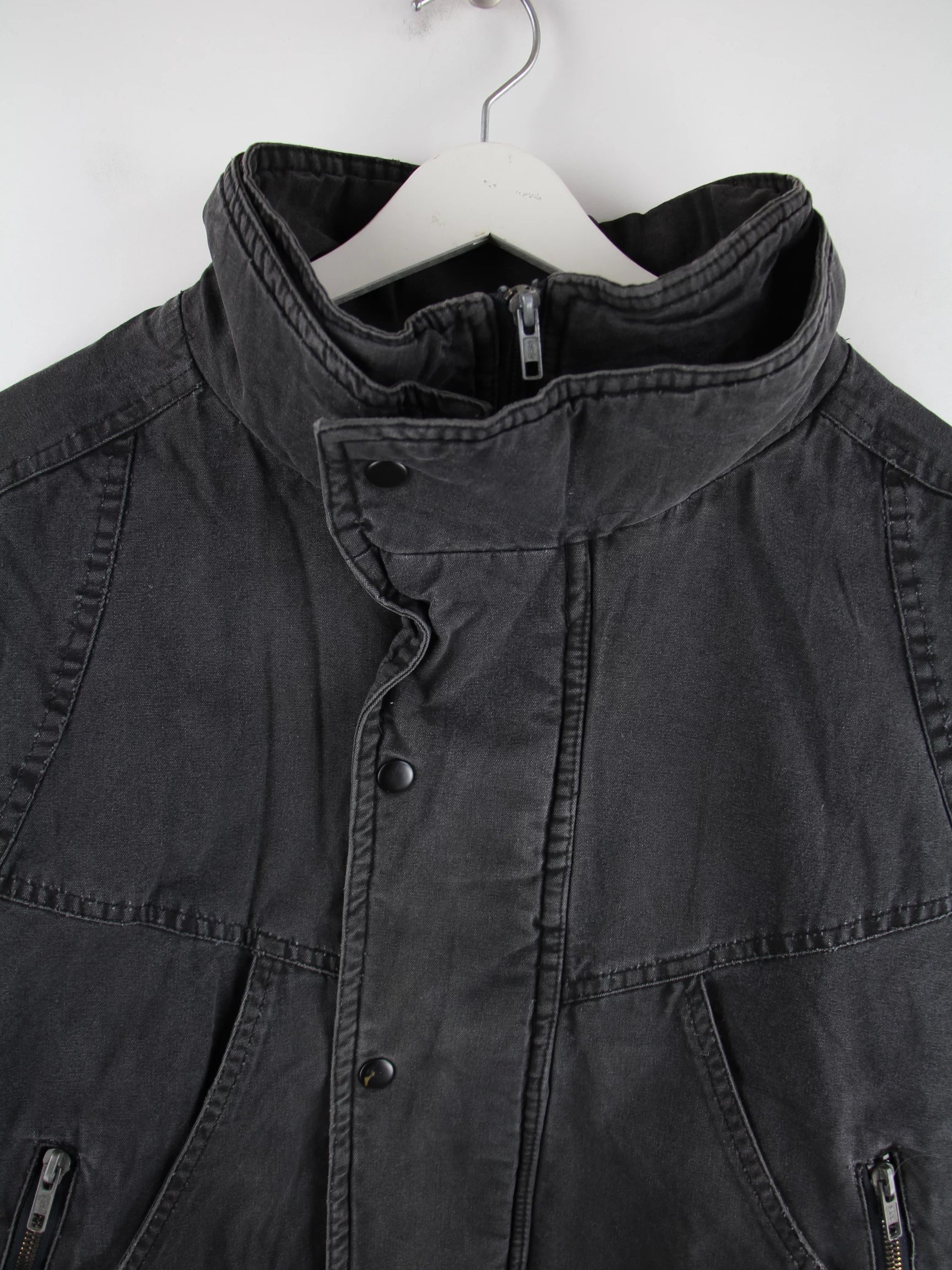 Vintage Jacke Schwarz L – Detailansicht Vorderseite