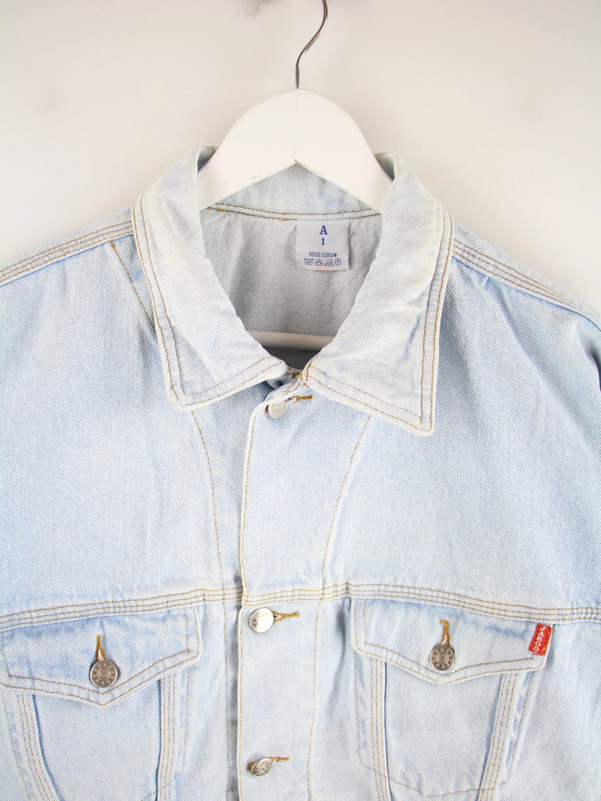 Vintage Jeansjacke Blau M – Detailansicht Vorderseite