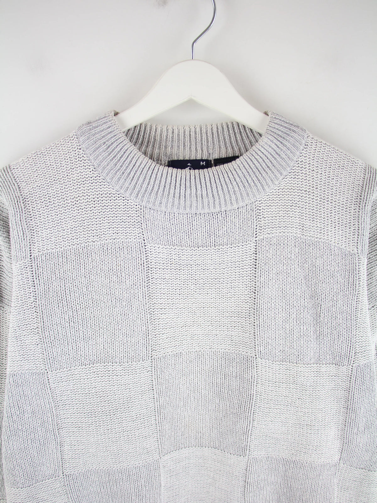 Vintage Pullover Grau M – Detailansicht Vorderseite
