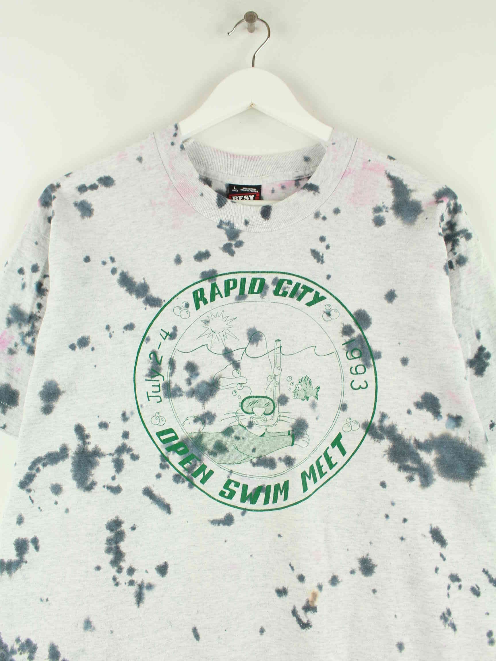 Fruit of the Loom 90s Vintage Rapid City Print Single Stitch T-Shirt Grau L (detail image 1)