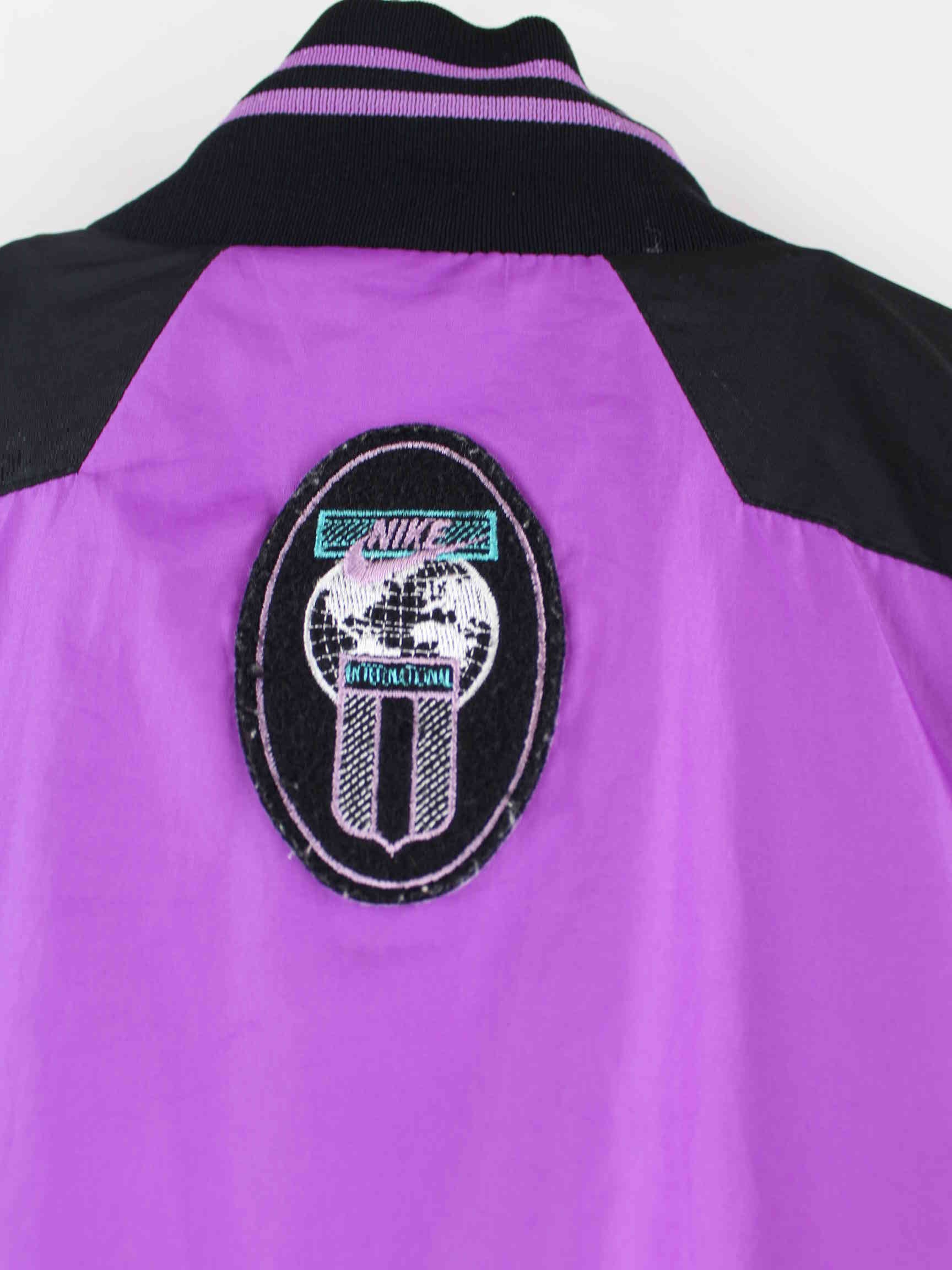 Nike International 90s Vintage Embroidered Trainingsjacke Lila M (detail image 3)