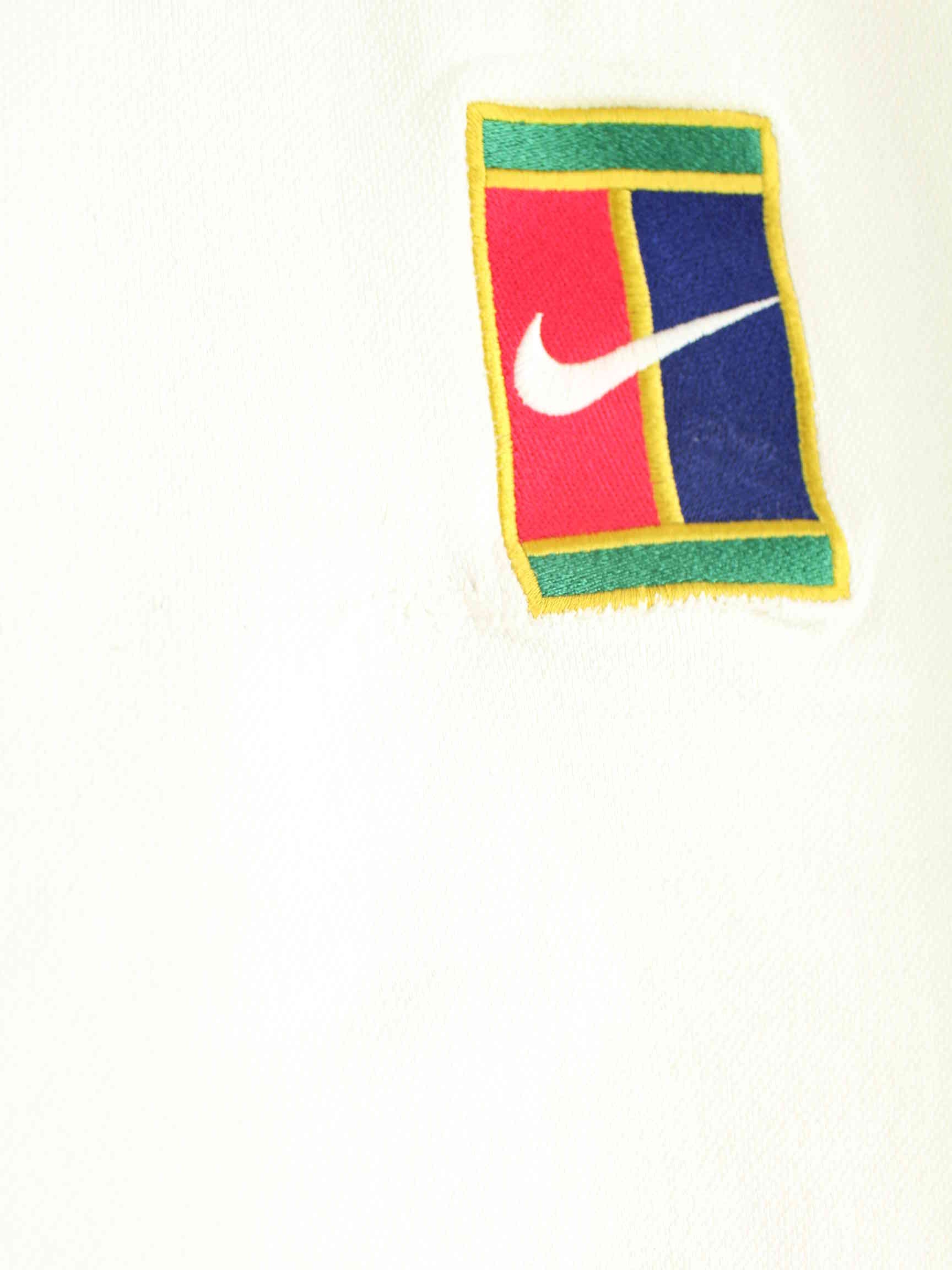 Nike 90s Vintage Court Embroidered Sweater Weiß S (detail image 2)