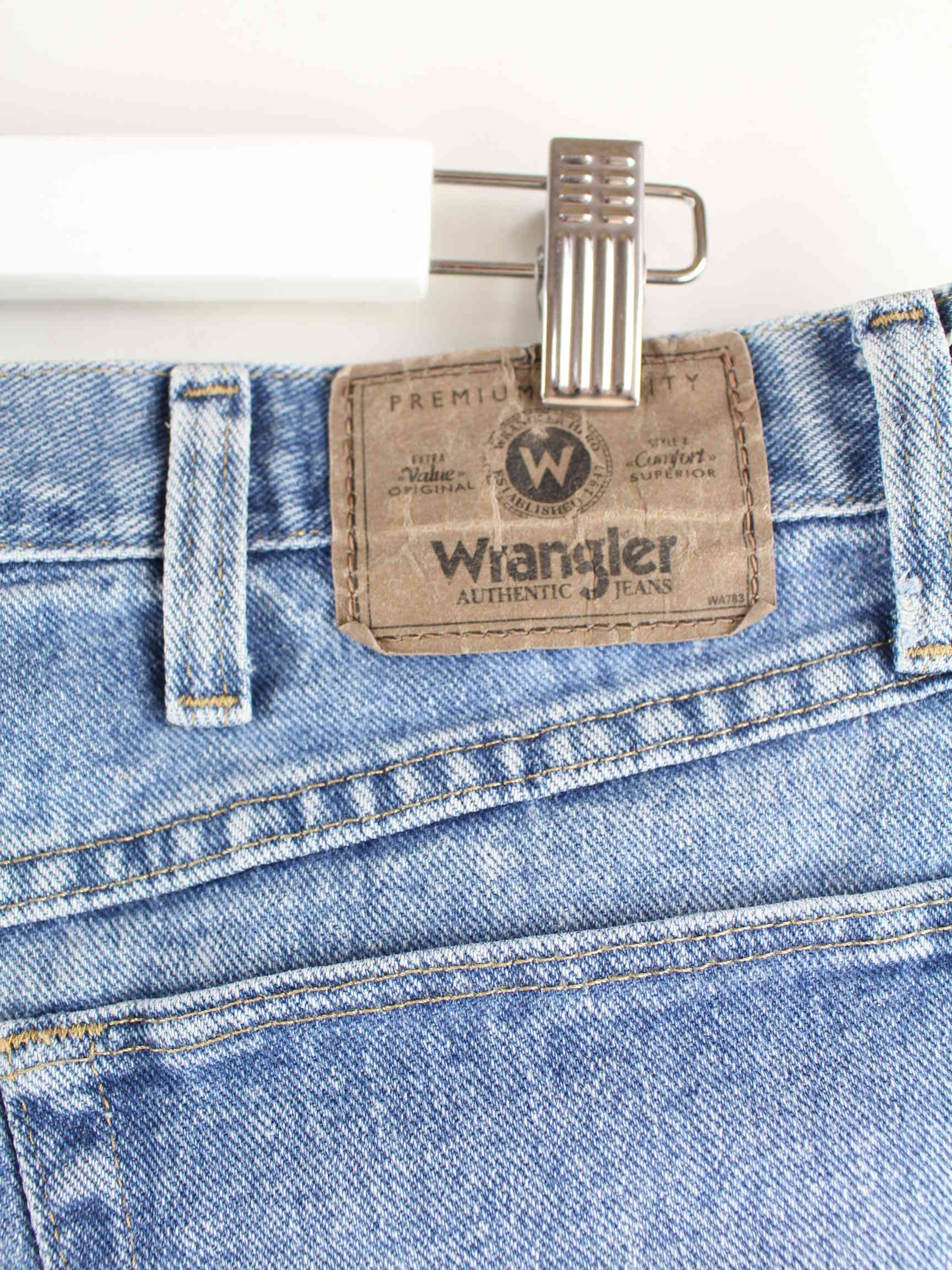 Wrangler Relaxed Fit Jeans Shorts Blau W38 (detail image 1)