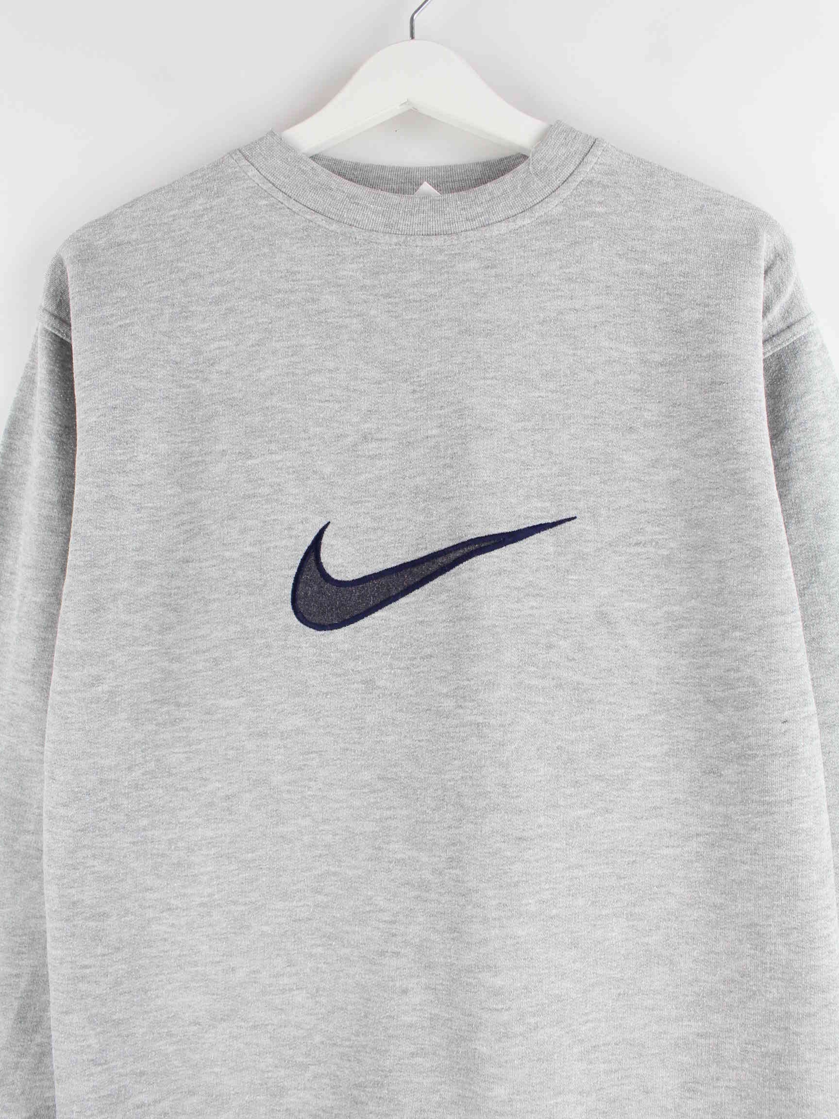 Nike Damen 90s Vintage Big Swoosh Sweater Grau S (detail image 1)