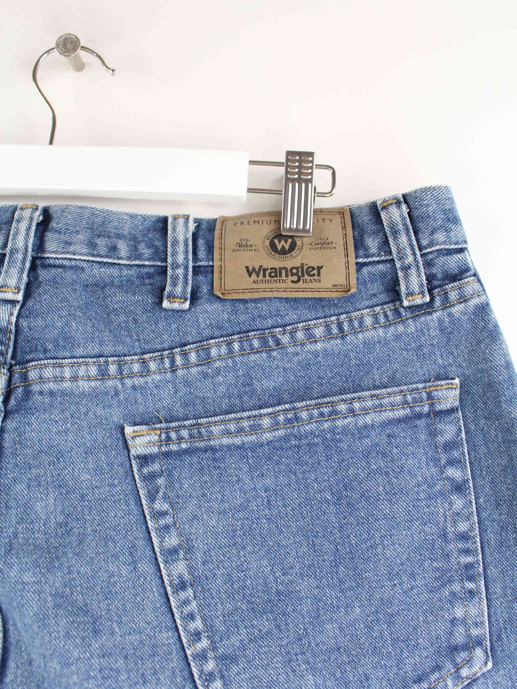 Wrangler Relaxed Fit Jeans Shorts Blau W36 (detail image 1)