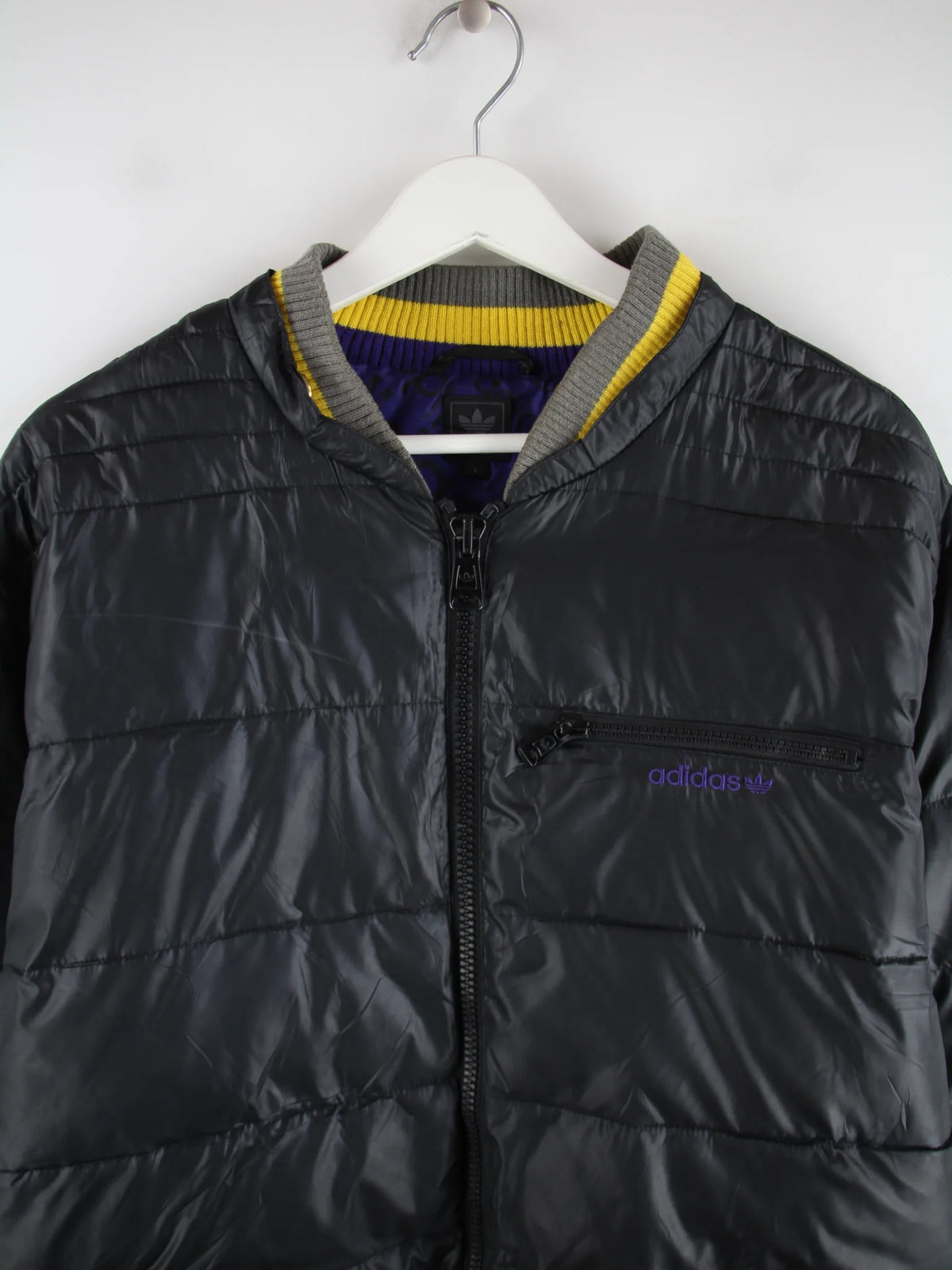 Adidas Jacke Schwarz L – Detailansicht Vorderseite