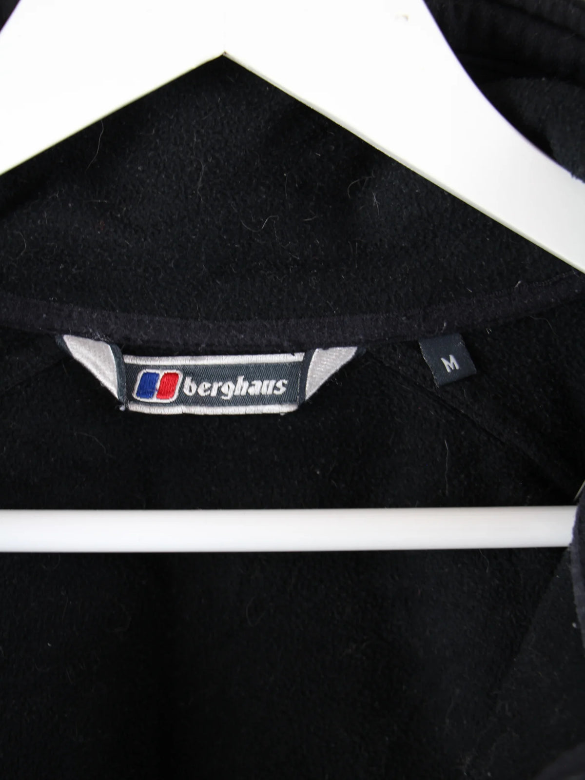 Berghaus Fleece Schwarz M – Etikett
