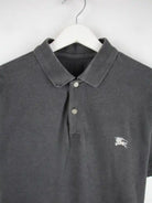 Burberry Polo Grau M – Detailansicht Vorderseite