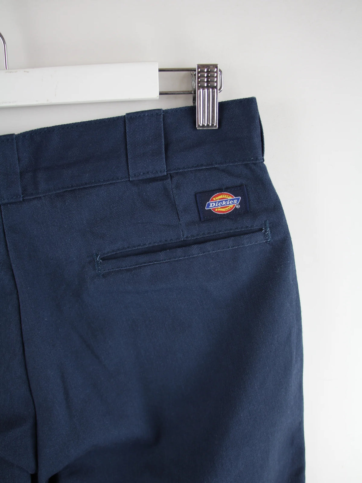 Dickies Hose Blau – Detailansicht Vorderseite