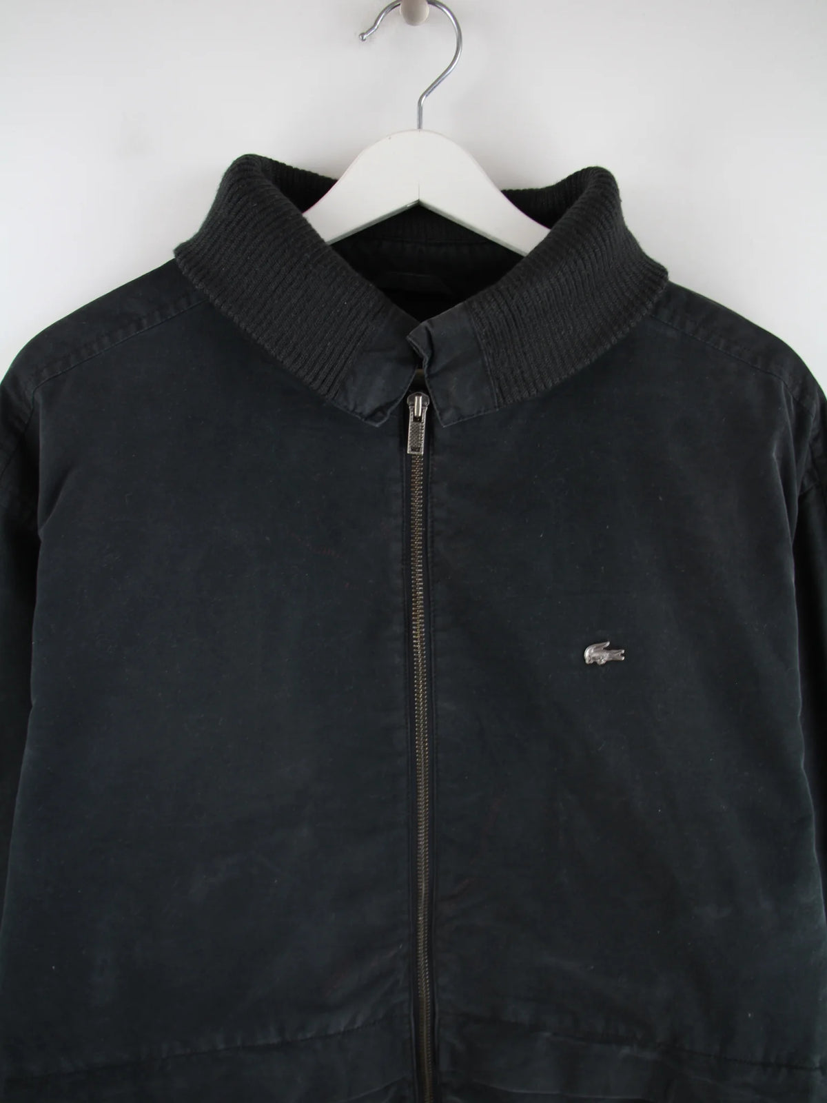 Lacoste Leichte Jacke Schwarz XXL – Detailansicht Vorderseite