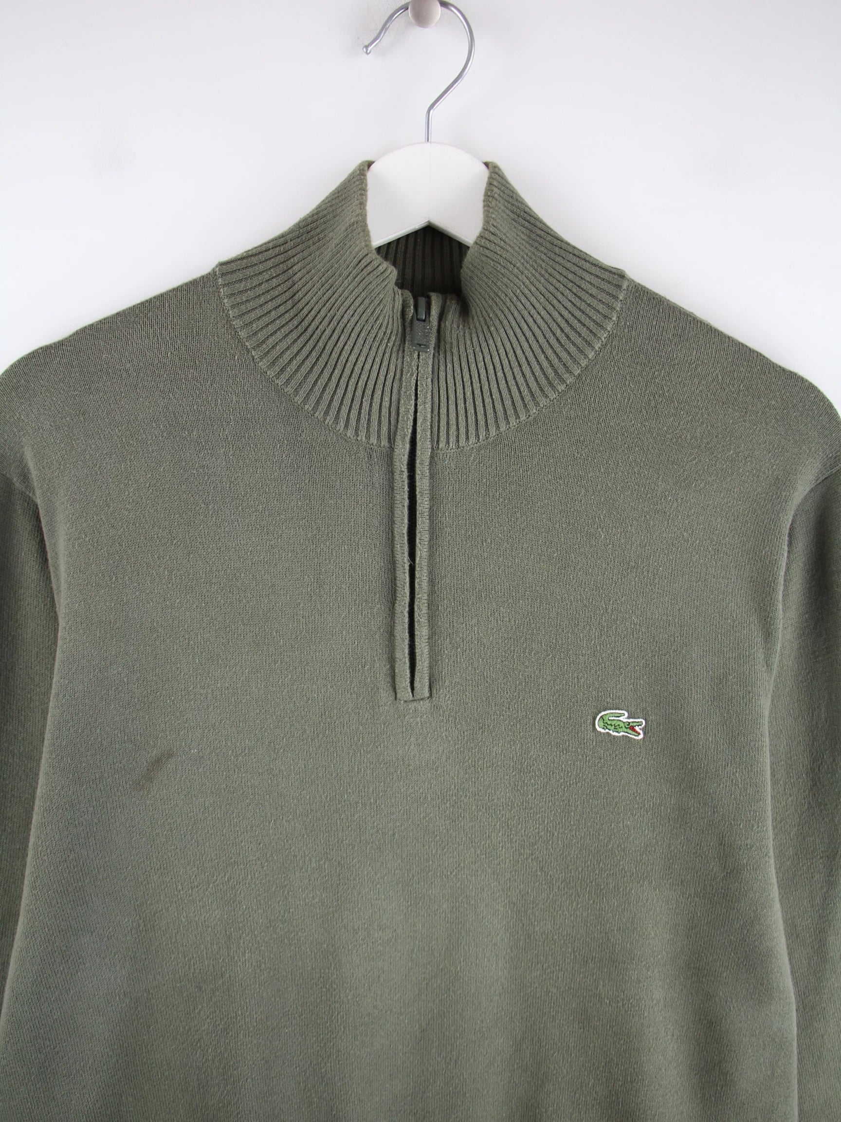 Lacoste Pullover Olive L – Detailansicht Vorderseite