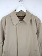 London Fog Mantel Beige M – Detailansicht Vorderseite
