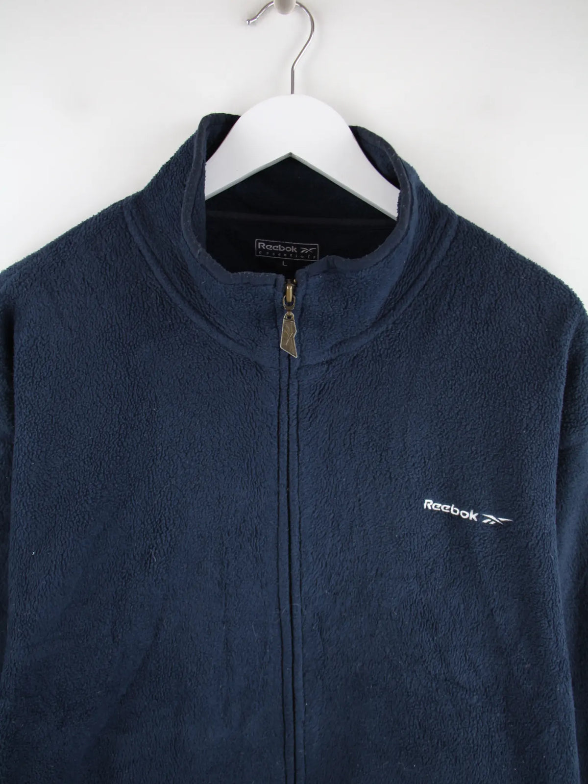 Reebok Fleece Blau L – Detailansicht Vorderseite