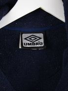 Umbro Fleece Blau M – Etikett
