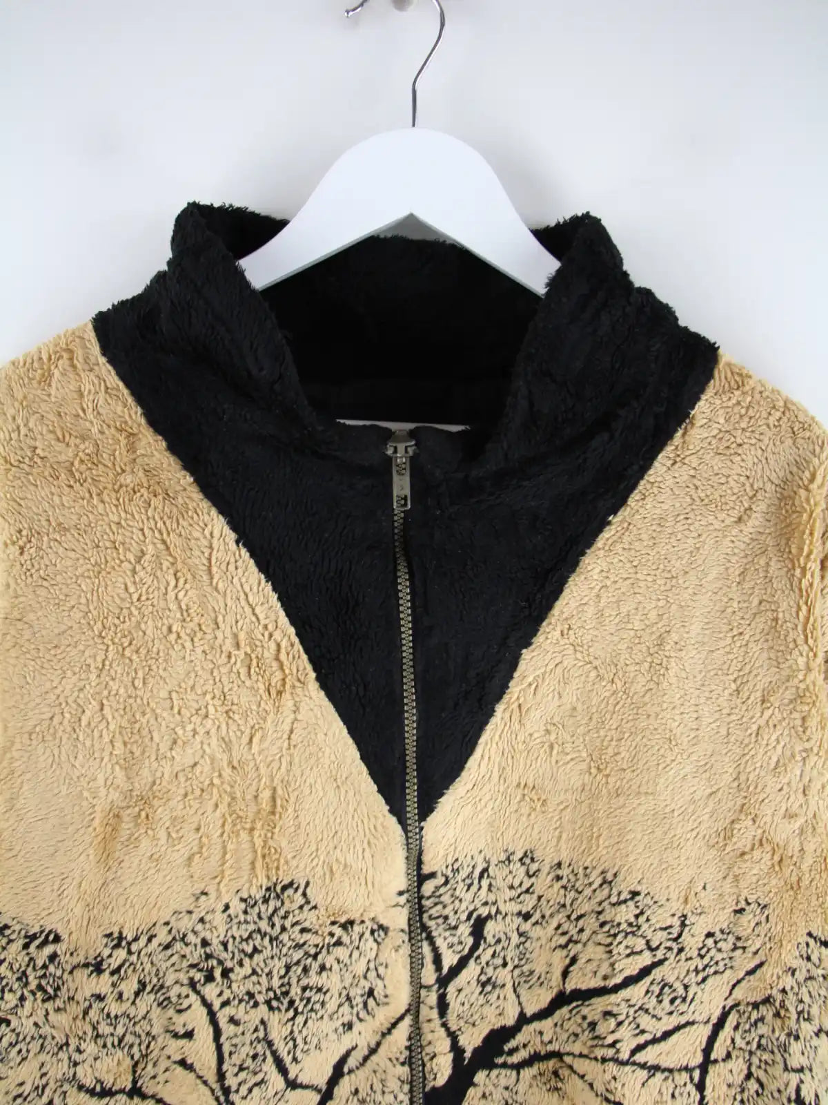 Vintage Fleece Braun L – Detailansicht Vorderseite