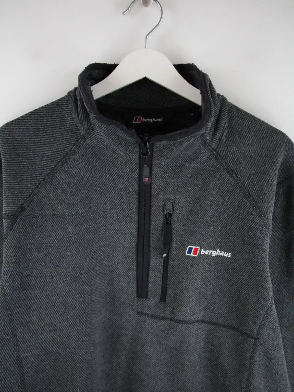 Vintage Fleece Grau XL – Detailansicht Vorderseite