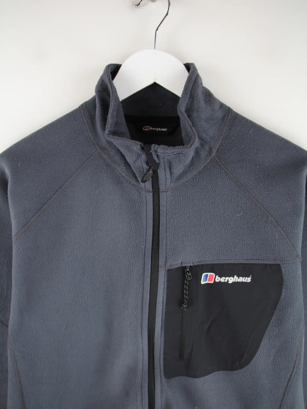 Vintage Fleece Grau XL – Detailansicht Vorderseite