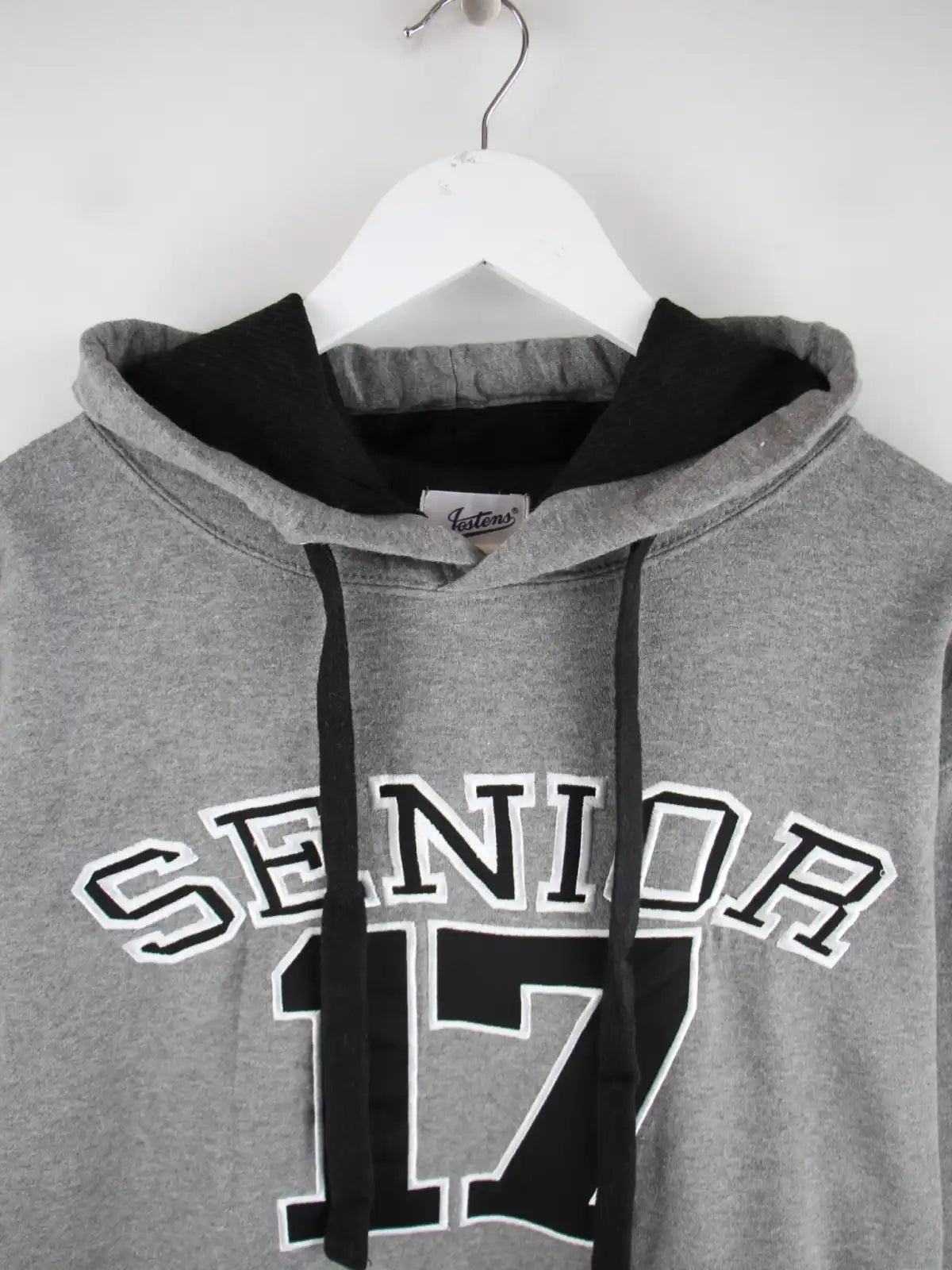 Vintage Hoodie Grau M – Detailansicht Vorderseite