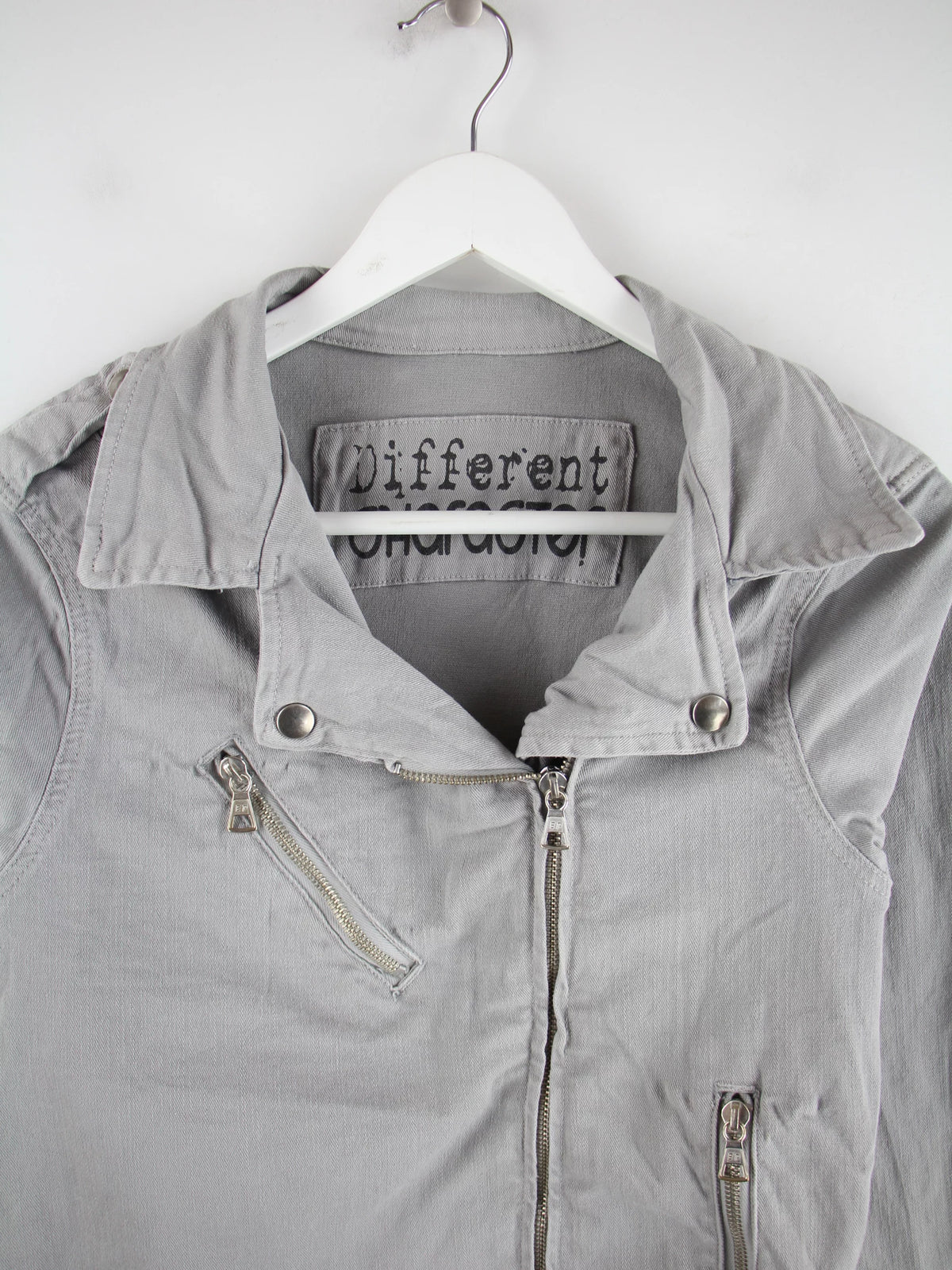 Vintage Jacke Grau XS – Detailansicht Vorderseite