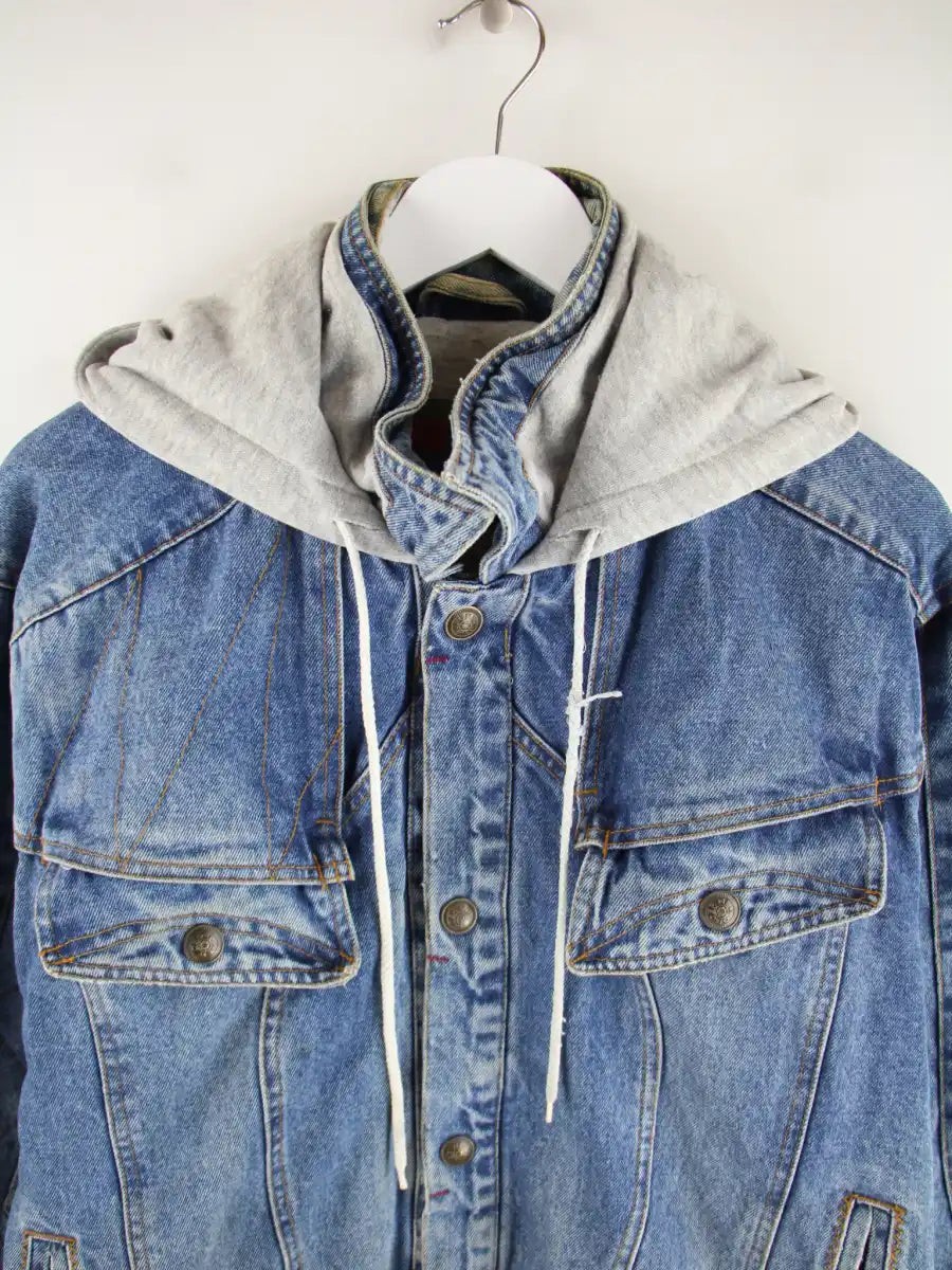 Vintage Jeansjacke Blau M – Detailansicht Vorderseite