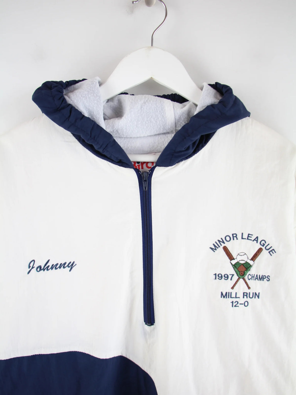 Vintage Windbreaker Weiß XL – Detailansicht Vorderseite